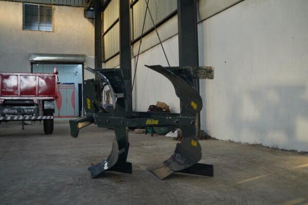 Mechanical reversible 2 bottom plough (boron)